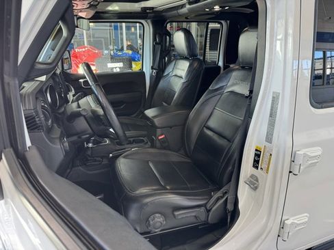 Used 2020 Jeep Gladiator Overland image 25