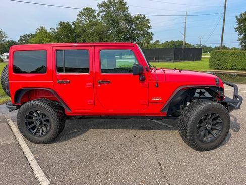 Used 2015 Jeep Wrangler Unlimited Sahara w/ Max Tow Package AWD/4WD image 2