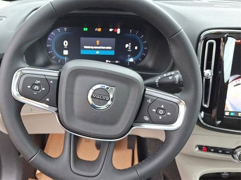 New 2025 Volvo XC40 B5 Ultra w/ Climate Package image 16