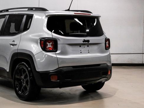 Used 2017 Jeep Renegade Altitude image 14