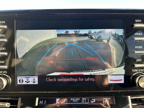 Certified 2024 Toyota Sienna Platinum image 33