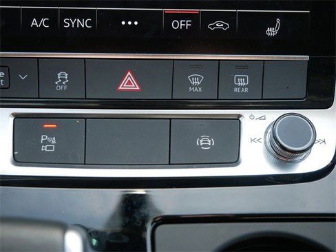 Used 2025 Audi Q7 3.0T Premium Plus image 26