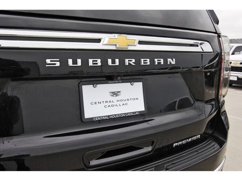 Used 2024 Chevrolet Suburban Premier RWD image 28
