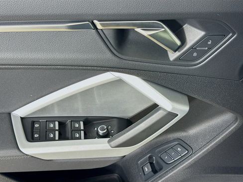 Used 2025 Audi Q3 2.0T Premium w/ Convenience Package image 11