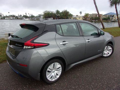 Used 2022 Nissan Leaf S FWD image 4