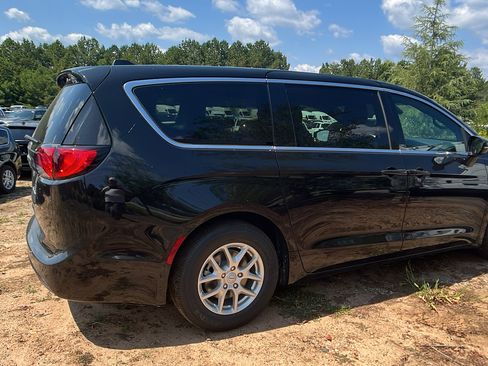 New 2026 Chrysler Voyager LX image 8
