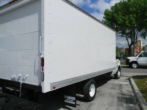 Used 2014 Ford E-350 and Econoline 350 Super Duty RWD image 4