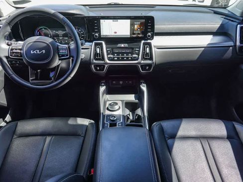 Used 2023 Kia Sorento EX AWD/4WD image 11