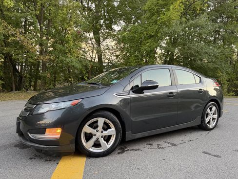 Used 2015 Chevrolet Volt w/ Enhanced Safety Package 1 image 2