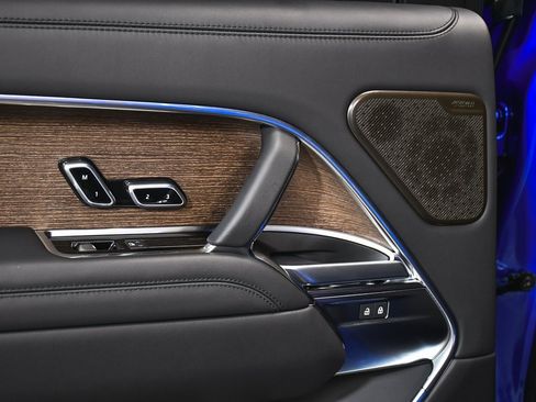 Used 2024 Land Rover Range Rover Autobiography image 15