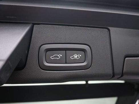 Used 2023 Volvo XC60 B5 Plus w/ Climate Package image 31