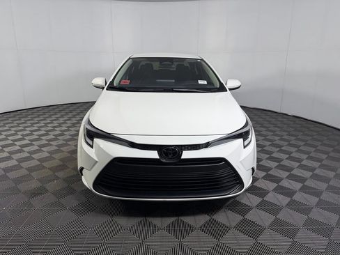 Used 2026 Toyota Corolla LE FWD image 2