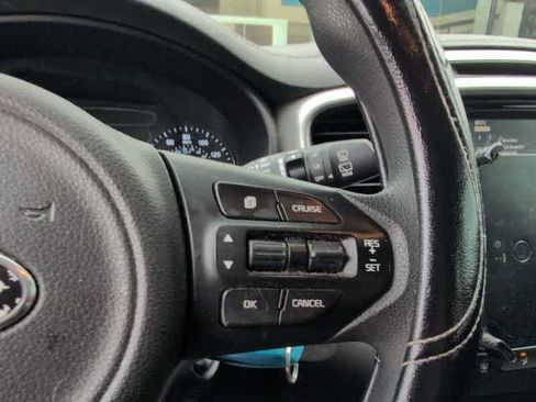Used 2017 Kia Sorento LX image 20