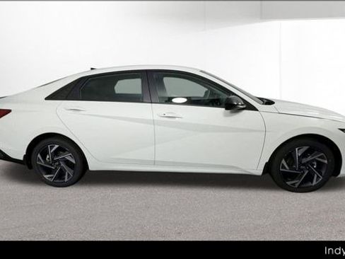 Certified 2025 Hyundai Elantra Sport FWD image 10