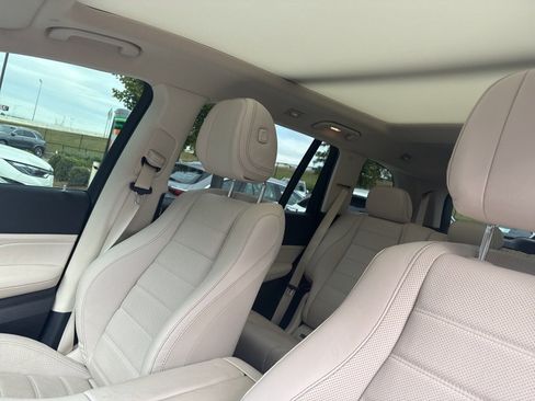 Used 2024 Mercedes-Benz GLS 580 4MATIC image 11