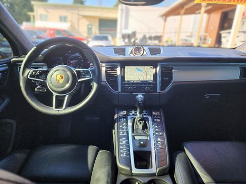 Used 2015 Porsche Macan Turbo AWD/4WD image 19