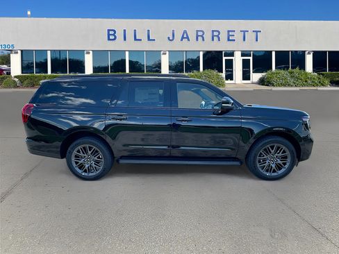 New 2026 Ford Expedition Max Platinum w/ Stealth Appearance Package AWD/4WD image 3