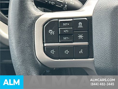 Used 2024 Ford Expedition XLT RWD image 29