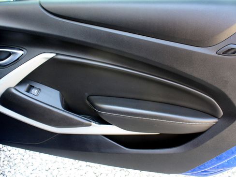 Used 2021 Chevrolet Camaro LT image 40