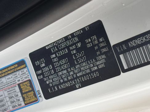 Used 2026 Kia Carnival FWD image 31