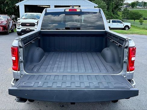 Used 2025 RAM 1500 Big Horn AWD/4WD image 9
