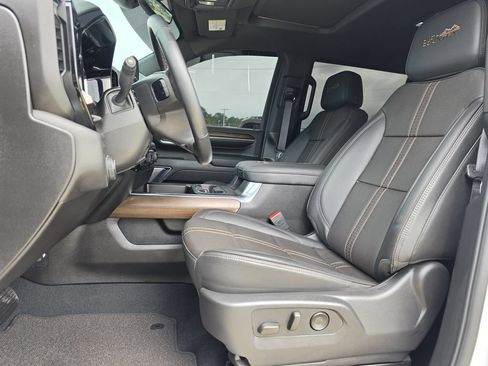 Used 2024 Chevrolet Silverado 3500 High Country w/ Technology Package AWD/4WD image 14