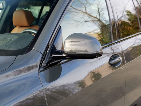 Used 2022 BMW X5 M50i w/ Executive Package image 11