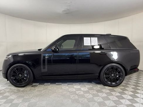 Used 2025 Land Rover Range Rover SE AWD/4WD image 4