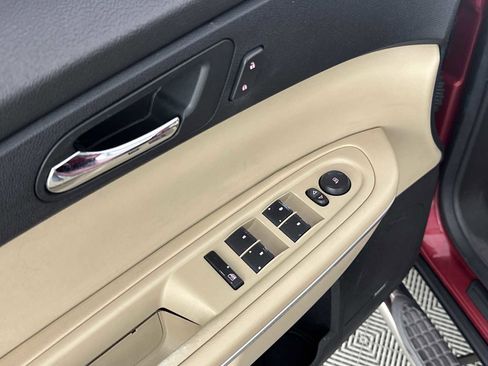 Used 2012 GMC Acadia SLT image 17