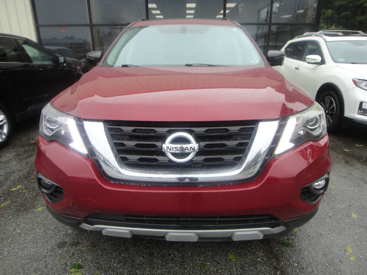 Used 2020 Nissan Pathfinder SL AWD/4WD image 2