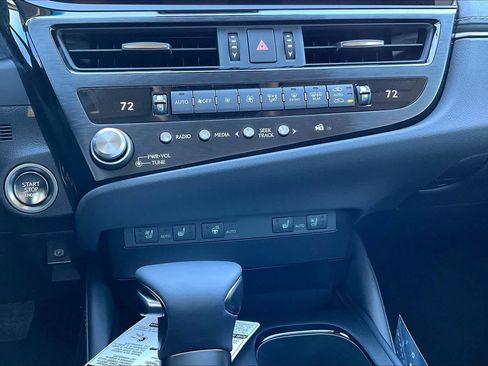 New 2025 Lexus ES 350 w/ Premium Package image 19
