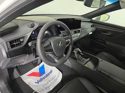 Used 2025 Lexus ES 350 w/ Premium Package image 17