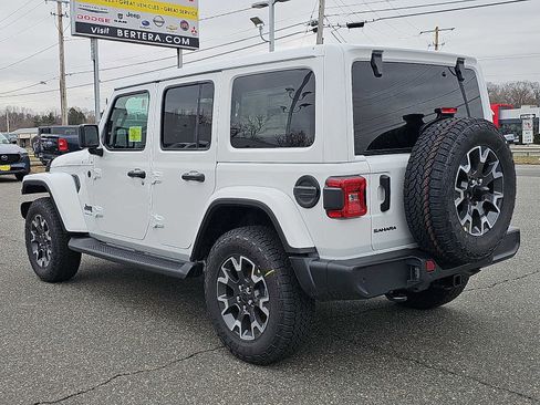 New 2026 Jeep Wrangler Unlimited Sahara AWD/4WD image 3