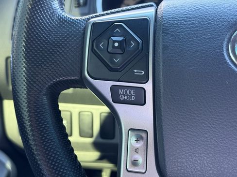 Used 2015 Toyota Tacoma PreRunner image 18