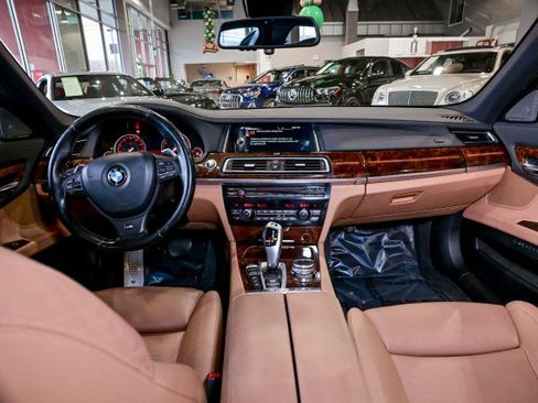 Used 2015 BMW 740Li xDrive image 27