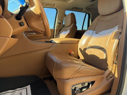 Used 2016 Cadillac Escalade Platinum AWD/4WD image 16
