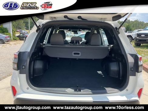 Used 2025 Subaru Forester AWD/4WD image 18