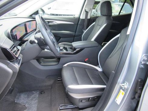 Used 2025 Buick Envision Sport Touring AWD/4WD image 18
