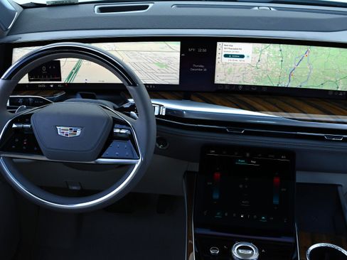 Used 2025 Cadillac Escalade Sport Platinum w/ LPO, Floor Liner Package image 37