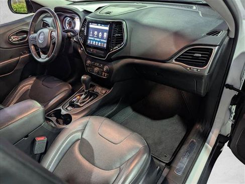 Used 2019 Jeep Cherokee Limited image 22