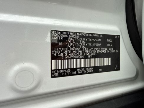 Used 2019 Toyota RAV4 XLE FWD image 33