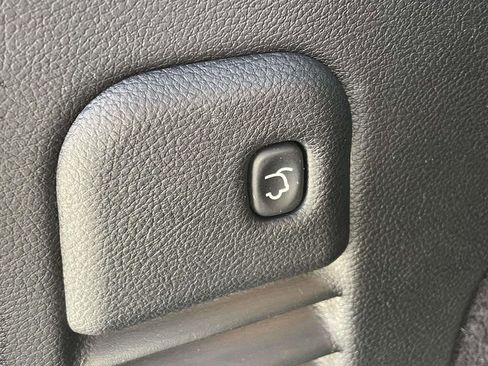 Used 2014 Jeep Grand Cherokee Overland w/ Advanced Technology Group image 11