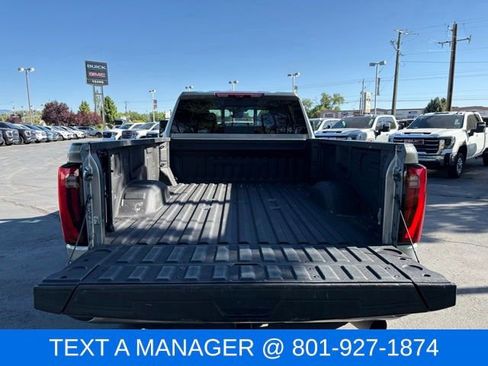 Used 2024 GMC Sierra 3500 Denali w/ Technology Package AWD/4WD image 9