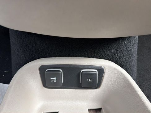 Used 2021 Chrysler Pacifica Touring-L FWD image 27