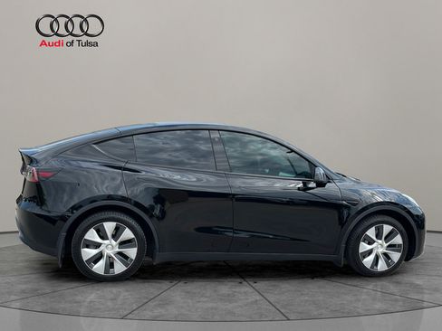 Used 2021 Tesla Model Y Long Range AWD/4WD image 8