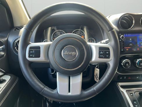 Used 2015 Jeep Compass Latitude AWD/4WD image 38