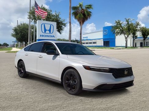 New 2025 Honda Accord SE image 1
