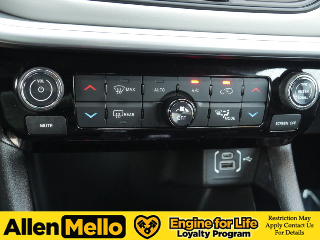Used 2026 Jeep Compass Limited AWD/4WD image 21