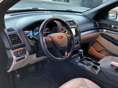 Used 2018 Ford Explorer XLT w/ Equipment Group 202A image 17