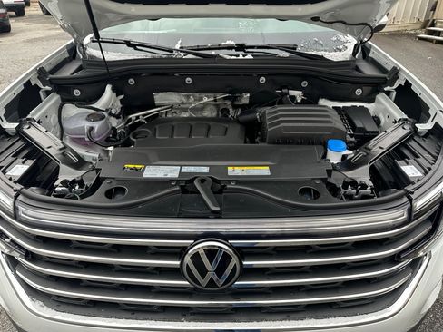 Certified 2025 Volkswagen Atlas SE AWD/4WD image 16